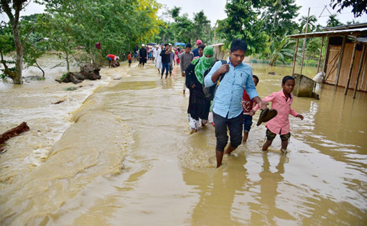 आसाममा बाढीका कारण जनजीवन प्रभावित, ३४ जनाको मृत्यु