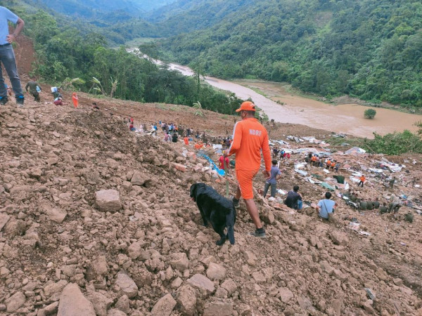 इन्डोनेसियामा बाढीपहिरोका कारण २१ जनाको मृत्यु