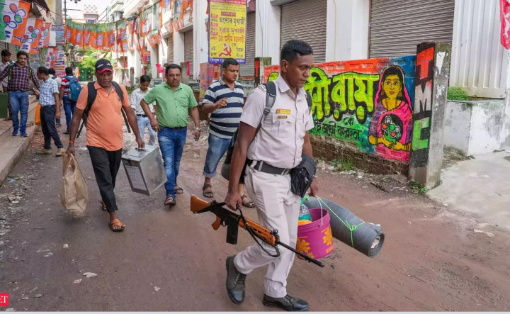 पश्चिम बंगालमा हिंसा हुँदा १६ जनाको मृत्यु