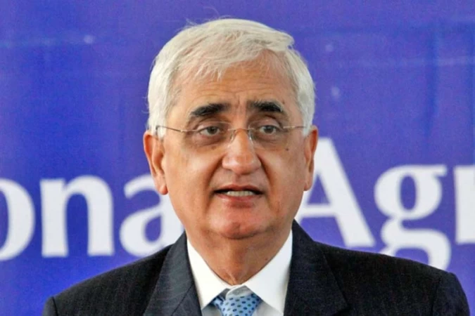 भारतमा हिन्दु कट्टरपन्थीद्वारा पूर्व भारतीय विदेशमन्त्रीको घरमा आगजनी
